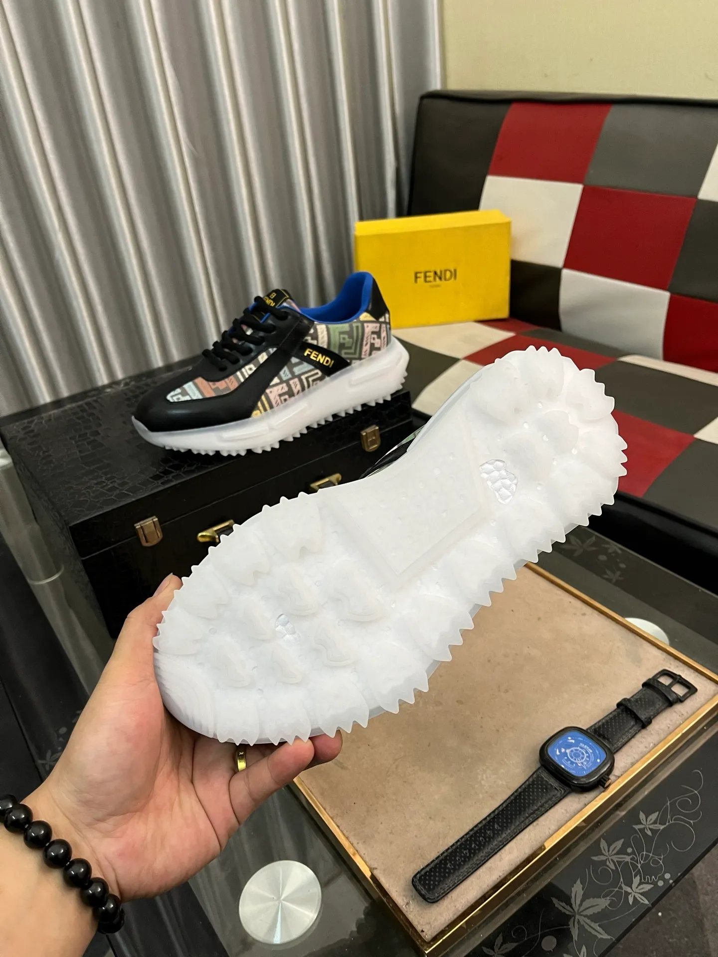 Men's Men's Shoes💰458⌚️⌚️Fendi [Fendi] men's new high-top casual shoes are on the market🔥The shoe body is made of brand-specific embossed leather, pigskin lining, breathable and does not cover the feet! Fashionable casual shoes 🙈Super light and wear-resistant outsole👣 Available in two colors, sizes 38-44